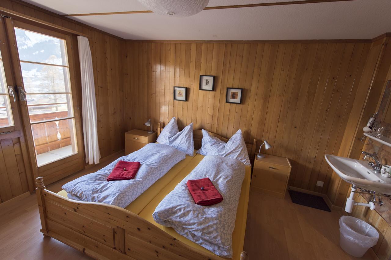 Guesthouse Alive อาเดลโบเดิน ภายนอก รูปภาพ